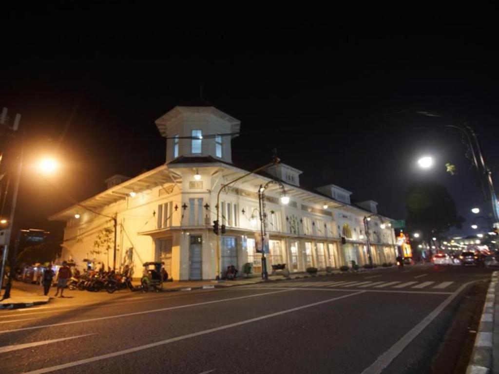 Raffleshom Hotel 3*