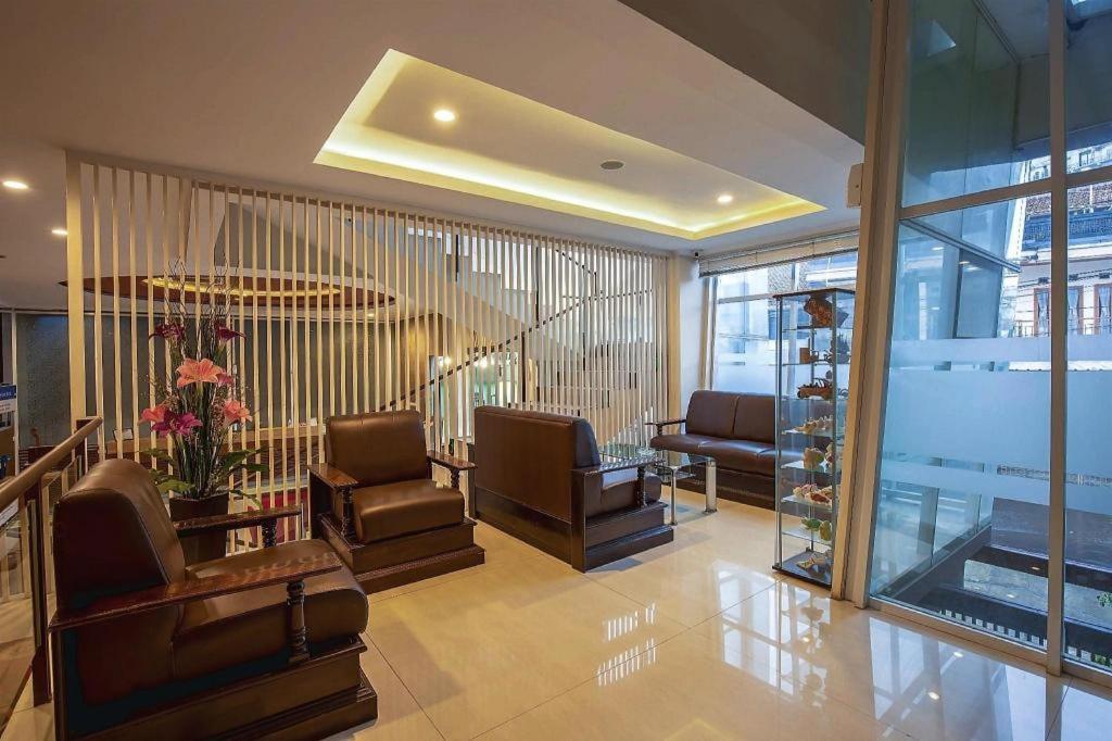 Raffleshom Hotel 3*