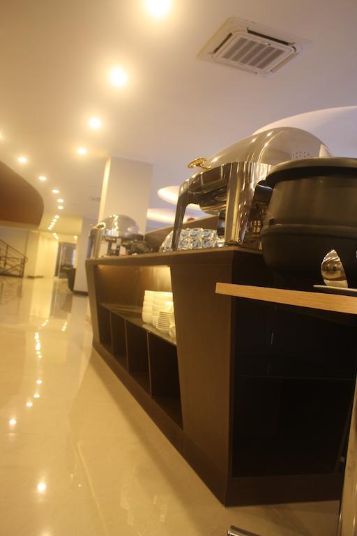Raffleshom Bandung
